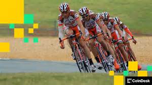 随着区块链永续合约市场的迅速发展,曾经独霸市场的Hyperliquid市场份额大幅下滑,同时Aster和Lighter作为新兴竞争者迅速扩展其市场占有率。本篇文章深入解析这一市场洗牌背后的原因及行业未来走势,探讨永续合约市场的现状及竞争格局。
