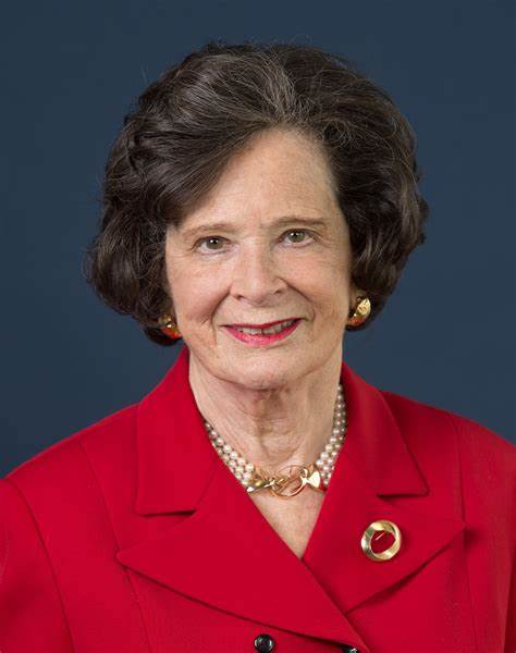 Marina von Neumann Whitman, economist, dies at 90