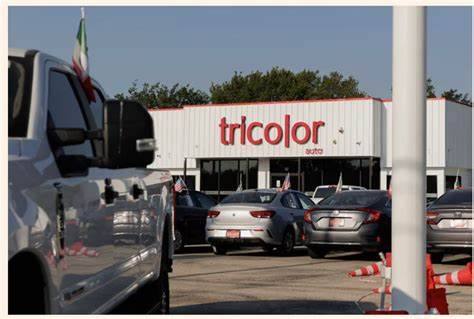 通过分析两家汽车相关企业的债务危机,探讨次级消费信贷与私募信贷面临的风险点、潜在传导路径及投资者与监管层应采取的审慎策略,揭示未来信用市场可能演变的方向。
