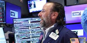 深入分析降息背景下股市的表现及未来趋势,探讨经济政策调整对投资者和市场的影响,助力读者把握市场脉搏做出理性投资决策。
