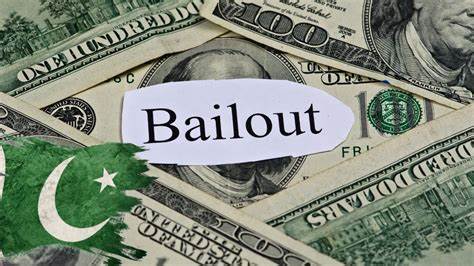 法国近年来财政状况日益严峻,公共债务持续攀升,财政改革在政治阻力下难以推进。本文深入剖析法国债务问题的成因、债务可持续性的挑战,以及在市场信心动摇情况下法国是否可能寻求国际货币基金组织(IMF)援助的可能性。
