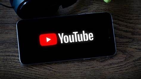 深入解析YouTube自动配音功能的工作原理、应用优势、限制条件及最佳使用方法,助力创作者扩大海外受众范围,实现多语言视频传播的有效策略。
