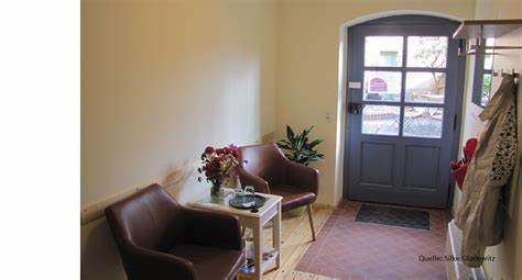 深入了解德累斯顿Silke Kießling骨疗诊所的专业服务,探讨骨疗的理念、治疗方法以及其对于身体健康和生活质量提升的重要作用。本文将为读者提供全面的骨疗知识,助力身心康复。
