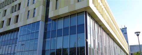 深入探讨克罗地亚里耶卡人文社会科学学院的教育体系、科研实力及国际化发展,全面展现这一学术机构在现代高等教育中的地位与贡献。
