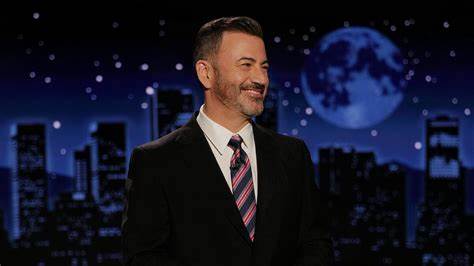 辛克莱尔与尼克斯塔在与迪士尼的谈判后恢复播放《Jimmy Kimmel Live!》,这一突发事件揭示了本地媒体在内容审查、言论自由与商业责任之间的复杂博弈,并对未来广播生态与监管政策提出新的问题。
