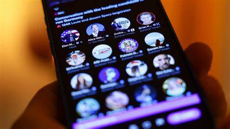 深入剖析埃隆·马斯克收购Twitter后,如何将其转型为超级应用X,探索其商业战略变革、平台政策调整及对社交媒体生态的深远影响。
