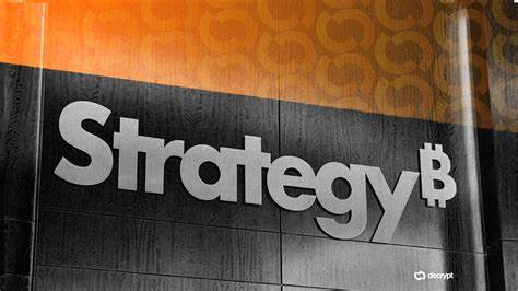 Strategy作为全球最大的企业比特币持有者,近期再次成功驳回股东提起的涉嫌会计违规的诉讼,彰显了其在加密货币领域的稳健运营和法律抗辩能力。本文深入分析Strategy的商业模式、诉讼背景及其对于公司和投资者的影响。
