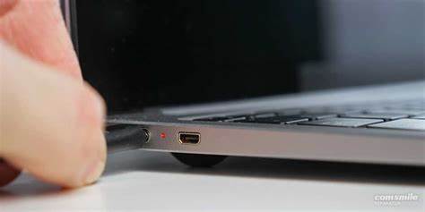 深入解析Surface设备电池使用的关键技巧和优化策略,帮助用户延长电池寿命与续航时间,实现高效持久的移动办公和娱乐体验。涵盖系统设置调整、电池管理应用以及常见问题解决方案。
