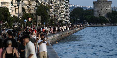 随着经济逐步走出危机阴影,希腊积极寻求外国投资者参与其经济复苏进程,旨在通过引入外资推动产业升级和区域发展,实现长期可持续增长。
