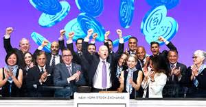 随着Circle稳定币发行商市值突破360亿美元,稳定币行业的投资热潮持续升温。这不仅反映了市场对数字美元未来发展的信心,也激励了更多稳定币发行商考虑借助资本市场实现快速扩张,推动数字货币生态系统迈向新高度。
