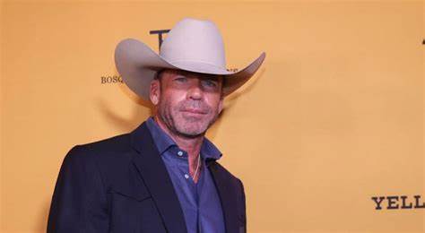 了解泰勒·谢里丹如何凭借租赁德州牧场获得每周五万美元的收入,同时深入探讨普通人如何在没有传统地产所有权的前提下,利用多种创新方式实现稳定的租金收益和财富积累。本文揭示了房地产投资与租赁收入的新思路,适合希望拓展财务渠道的人士参考。
