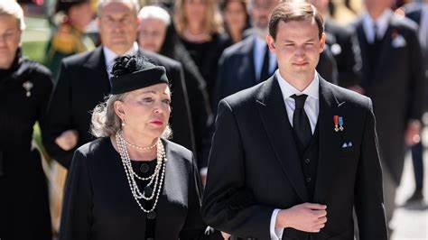 深入探讨法国奥尔良家族内部的复杂权力斗争,聚焦戴安娜·德·奥尔良计划移居马略卡岛的背景,揭示皇室成员之间错综复杂的关系及其对现代欧洲王室的影响。本文详细介绍了奥尔良家族的历史传承、王室头衔争议、家族分裂与流亡生活,解析皇室间隐秘的权力博弈和文化冲突。
