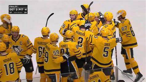 本文深入解析芝加哥黑鹰队2022-23赛季揭幕阵容,介绍球员名单、伤病情况及球队未来潜力,为冰球爱好者和体育迷提供全面赛季前瞻。
