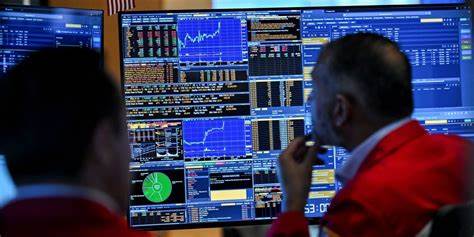 聚焦今天股市动态,道琼斯指数在美联储主席鲍威尔讲话前表现强劲,科技巨头英伟达股价触及关键买入点,解析市场趋势和投资机会。
