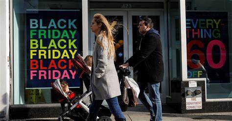 随着通胀压力和宏观经济不确定性的持续影响,2025年美国节日购物增速预计将放缓。万事达卡经济研究所的最新报告指出,消费者更加注重价格优惠和促销活动,线上购物依然保持增长,但整体零售销售增速有所减缓。本文深入解析今年节日购物市场的变化及其对零售行业的影响。
