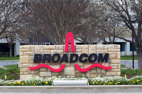 How To Earn $500 A Month From Broadcom Stock Ahead Of Q2 Earnings