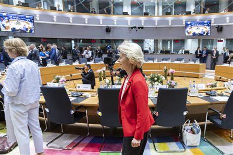 随着数字化时代的迅猛发展,欧洲的Cookie法规在保护用户隐私的同时,也引发了互联网体验的诸多问题。本文深入解析欧洲Cookie法规的历史背景、现行困境以及欧盟委员会最新的改革措施,探讨未来数字隐私保护与用户体验的平衡之道。
