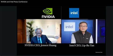 英伟达宣布投资50亿美元入股英特尔,双方将合作开发定制化数据中心和个人电脑芯片,致力于融合AI计算与x86架构,促进芯片产业革新和生态系统扩展。此举不仅标志着两大芯片巨头的战略联手,也为全球半导体行业注入新活力。
