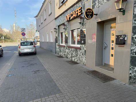 探索莱茵河畔路德维希港的免费分类信息平台,了解如何利用本地资源高效买卖物品、寻找工作机会和社区服务,提升生活品质和社交体验。
