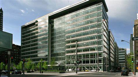 深入探讨魁北克存款和投资基金管理局(Caisse de dépôt et placement du Québec)在全球投资领域中的重要地位及其战略运作,揭示其对经济发展和资产管理的深远影响。
