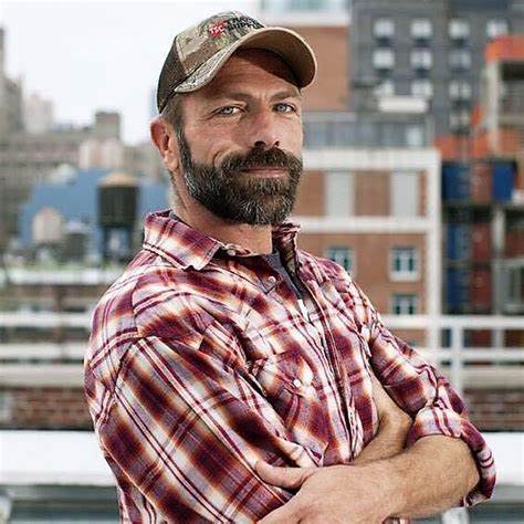 探讨艾滋病患者Sean McKenna的真实生活经历,揭示社会对艾滋病的误解与偏见,呼吁更多关注和理解。
