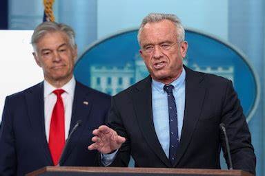 探讨RFK Jr. 对美国儿童疫苗接种计划的批评,分析其观点与科学界的立场,以及这一争议对公共卫生政策的影响。
