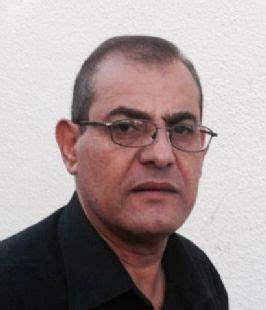 深度解析现代阿拉伯文学中废墟这一象征如何融入集体记忆与身份认同,探索文学作品中记忆与遗忘、存在与消逝的复杂关系,揭示废墟意象在文化抵抗与自我重塑中的重要意义。
