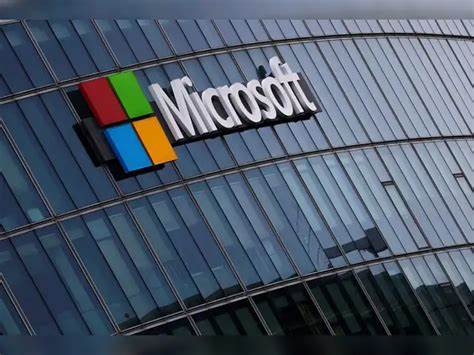 微软拟大规模投资新一代云基础设施,聚焦Neocloud与像Nebius的轻量化、专用算力与绿色数据中心,通过软硬一体化、边缘协同与生态合作缓解AI训练与推理的算力与能耗压力,评估其对云竞争格局、企业上云策略与监管合规的深远影响
