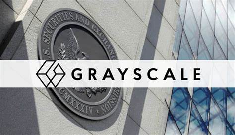 美国证券交易委员会(SEC)正式批准了Grayscale旗下首个多资产加密货币交易所交易产品(ETP),为投资者提供了便捷覆盖主流加密资产的新工具。该决策标志着美国数字资产市场迈入多元化投资的新时代,推动加密货币产品迈向主流金融市场。本文深入解析该产品的背景、影响及未来发展趋势。
