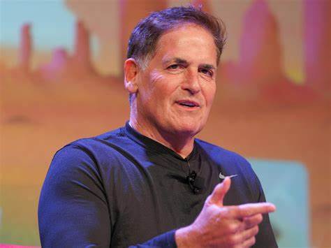 当亿万富翁企业家马可·库班公开表示若员工需要靠医疗补助生活是"可耻"的,他把话题拉回到工资、雇主责任与公共财政的交汇点,探讨企业如何避免把社会医疗成本外部化以及可行的商业与政策路径。
