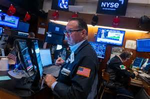 在当前经济环境下,传统的降息刺激政策效力减弱,市场对坏消息的反应也开始呈现出新的趋势。本文深入分析为何降息已难以为股市带来持续动力,以及坏消息可能对股票市场产生的实际冲击,为投资者提供前瞻性指导。
