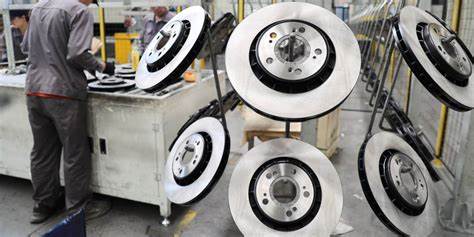 介绍First Brands申请破产背后的会计疑点、对供应链与债权人的影响、可能的重整与清算路径,以及企业与监管机构应如何应对类似风险。
