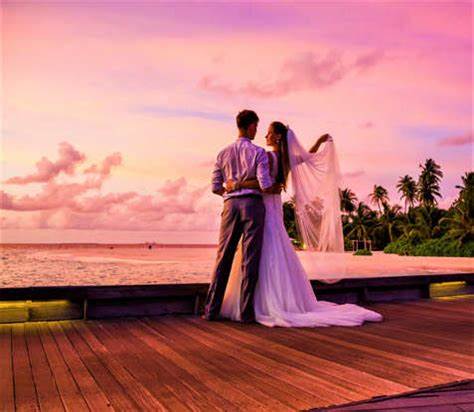 围绕维基百科共同创办人拉里·桑格近期关于情报机关在维基词条上施加影响的言论展开分析,梳理维基百科的编辑机制、潜在操纵手法、历史案例与证据需求,并提出提升开放百科可信度的可行路径与公众识别建议。
