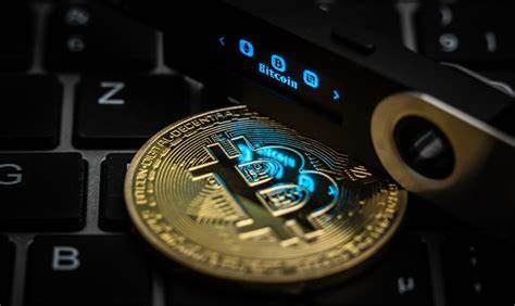 A supply chain attack on crypto hardware wallet Ledger led to the theft of $600K - Security Affairs