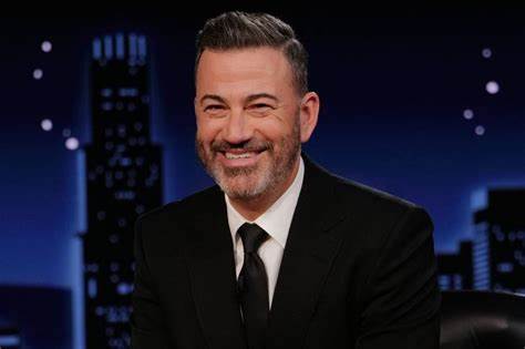 围绕ABC突然宣布无限期暂停播出《Jimmy Kimmel Live!》引发的舆论争议,探讨背后保守派反对声音的影响及其对美国主流媒体生态的潜在影响。文章深入解析事件起因、各方反应以及未来趋势。
