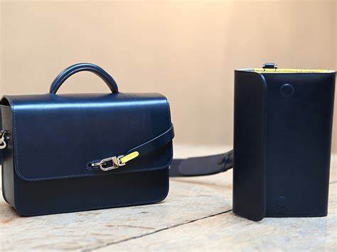 探索S.T. Dupont皮具(Maroquinerie)系列的设计理念、材质工艺、经典款式与选购维护要点,帮助消费者在礼赠与日常使用中做出最优选择并延长皮件使用寿命
