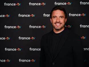 DAZN获得比利时足球杯赛独家转播权,为观众提供前所未有的全赛事直播体验。本文深入解析DAZN的转播安排、订阅方案及其对比利时足球赛事生态的影响,让足球爱好者全面了解这一体育直播新趋势。
