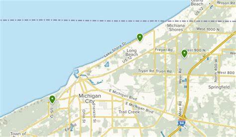 密歇根城,位于印第安纳州,是一个生产各种关键工业用品的小城,展现了美国中西部工业制造的真实面貌和普通居民的生活故事。这里沉静、务实,远离喧嚣,却充满温情和坚韧,是理解平凡美国社会与制造业的重要窗口。
