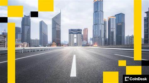 近日,中国人民银行在上海正式启用数字人民币国际运营中心,标志着中国在央行数字货币(CBDC)领域迈出了关键一步。该举措旨在提升跨境支付效率,推动数字人民币在全球范围内更广泛应用,体现了中国在数字货币创新及金融科技发展中的战略布局。本文深入探讨了数字人民币运营中心的意义、未来发展前景及其对全球数字金融生态的影响。
