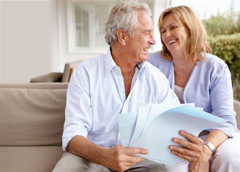 了解配偶社会保障福利对退休夫妇来说至关重要。本文深入解析配偶福利的资格要求、双重资格的影响以及领取年龄对福利金额的影响,帮助退休夫妇科学规划社保领取策略,实现养老金最大化。
