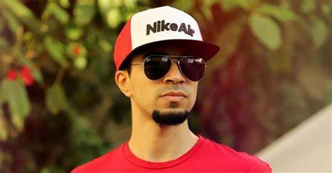 深入探讨享誉中东的YouTube游戏博主Sayed的生平、职业发展以及他在阿拉伯游戏社区的影响力,全面了解这位巴林知名YouTuber的真实面貌和成功秘诀。
