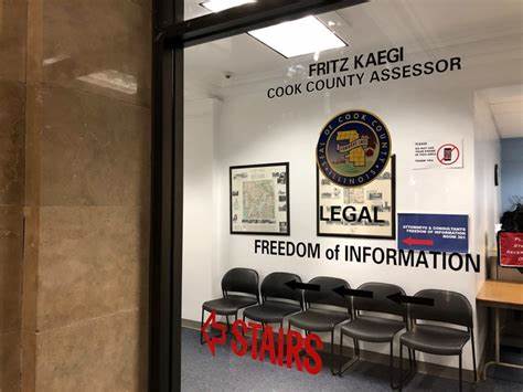 深入介绍芝加哥库克县估价官办公室的功能、联系方式及相关服务,帮助居民和物业拥有者更好地理解估价流程和如何有效利用该办公室资源。
