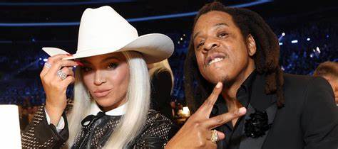 Jay-Z与碧昂丝这对超级明星夫妇为何选择在拥有数十亿财富的情况下仍然背负庞大的抵押贷款?本文深入解析他们的财务策略和财富管理理念,揭示"破产亿万富翁"背后的理财智慧和税务优势。
