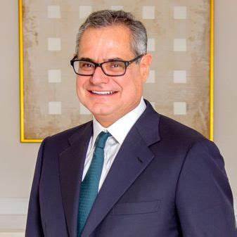 盘点Carvana CEO Ernest C. Garcia III于2025年9月通过信托间接出售约373万美元A类普通股的具体情况,并分析交易动机、公司基本面、市场风向与对投资者的潜在影响
