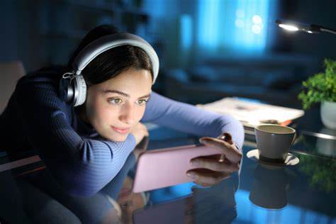 深入剖析AppLovin在2025年八月股价强劲上涨的原因,解析其强劲的财务表现、拓展新市场的策略以及未来增长潜力,为投资者提供全面的参考与洞见。
