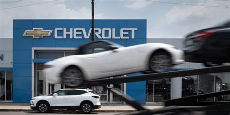 随着贸易关税的影响逐渐减弱,通用汽车股票表现强劲,汽车行业迎来复苏机遇,分析师对投资该行业持乐观态度。
