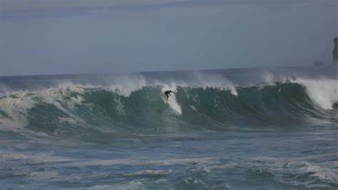 Exodus Movement作为首家在美国公开上市并实现普通股代币化的公司,近期股价上涨近10%,显著跑赢整体市场表现。这一创新举措为金融科技带来深远影响,也反映了数字资产和区块链技术在传统资本市场中的日益重要地位。本文深入探讨Exodus代币化的背景、市场表现、技术应用及未来发展潜力。
