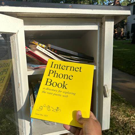 随着互联网的日益成熟与多样化,越来越多的独立创作者和艺术家开始以独特的方式参与网络空间,打造被称为"诗意网络"的丰富生态。互联网电话簿作为连接这些创作者的平台,不仅重新点燃了人们对网络原创内容的热情,也展示了数字时代人与人之间真实而深刻的联系。本文深入解析了互联网电话簿的诞生背景、理念及未来前景,探讨了诗意网络的魅力与意义,以及它如何为倦怠于社交媒体的用户带去新希望和灵感。
