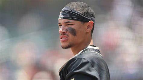 随着美联储降息预期逐步升温,华尔街投资者对贸易摩擦的担忧明显减弱,市场情绪趋于稳定并向积极方向发展。全球经济环境和政策走向的变化正在重新塑造投资者的风险偏好,推动股市迎来新一轮上涨动力。
