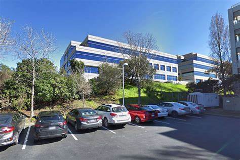 解析旧金山湾区生物技术公司Arsenal Bio在获得巨额融资后裁员一半的行业背景、公司战略调整及未来发展趋势,深度探讨生物技术行业的融资压力与市场挑战。
